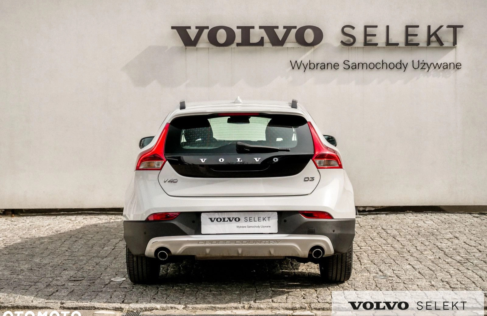 Volvo V40 cena 87900 przebieg: 92080, rok produkcji 2019 z Serock małe 562